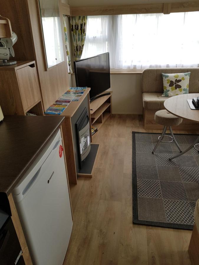 Delta Santana Apartment Looe Bagian luar foto