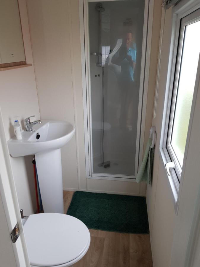 Delta Santana Apartment Looe Bagian luar foto